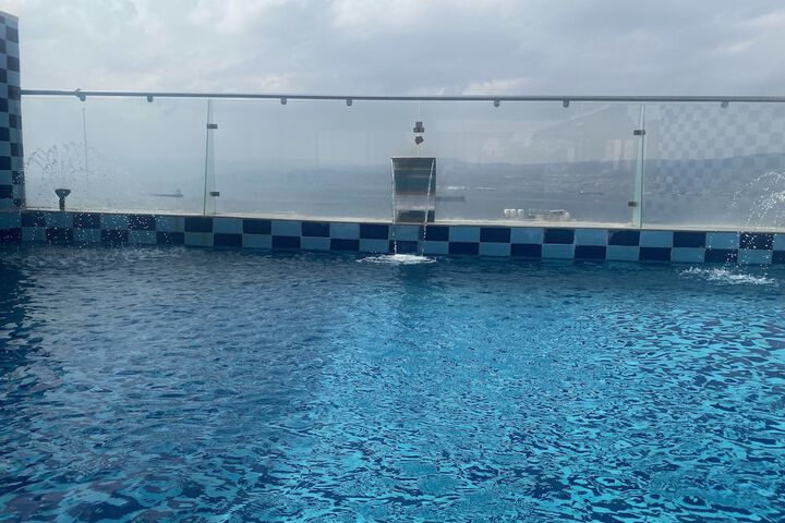 Pool 17 of 25