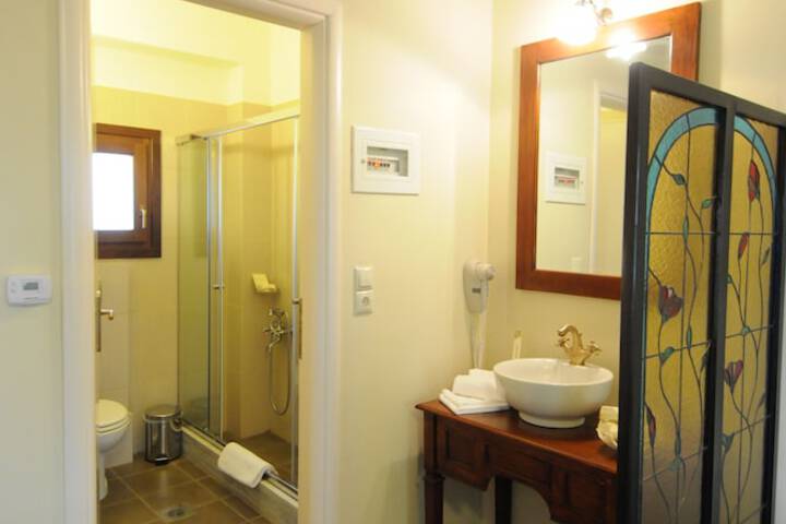 Room 18 of 38