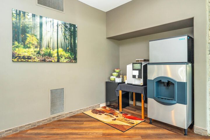 Hotel Interior 6 of 37