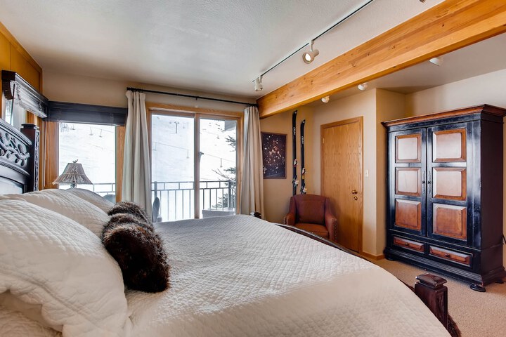 Room 5 of 28