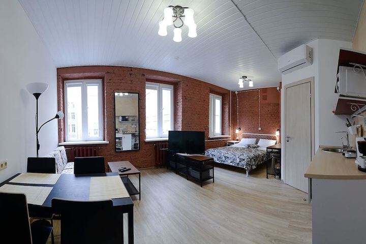 Room 7 of 140
