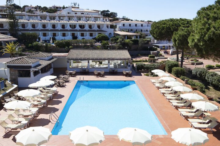 Hotel with Pool