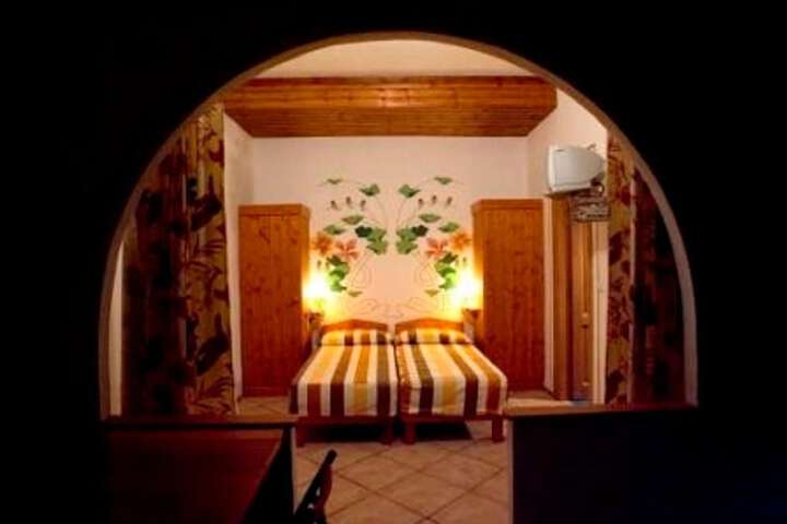 Room 12 of 52