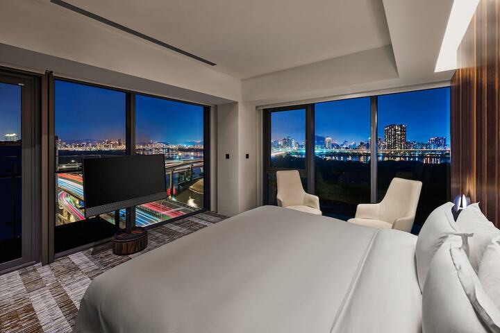 Room 3 of 42