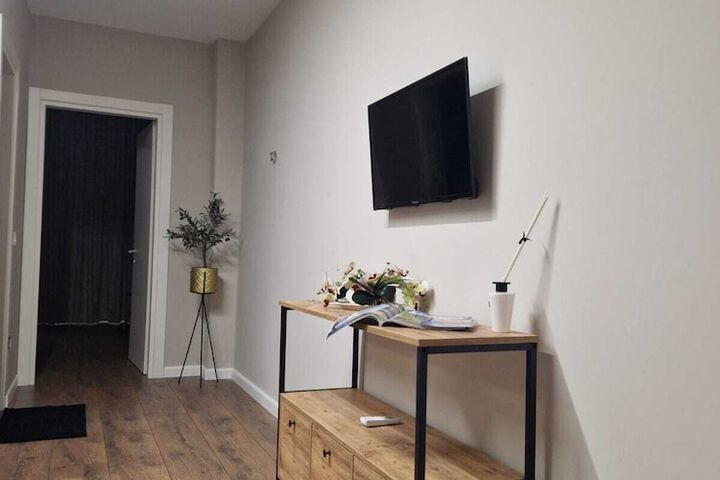 Room 12 of 48