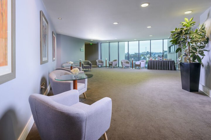 Business Center 74 of 83