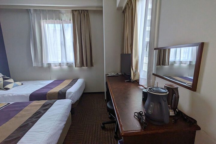 Room 21 of 120