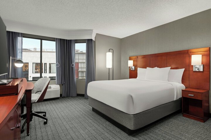 Room 6 of 25