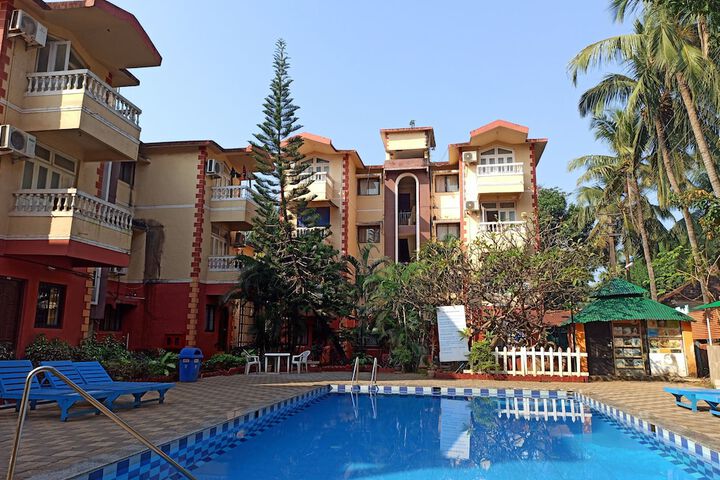 Hotel Pool