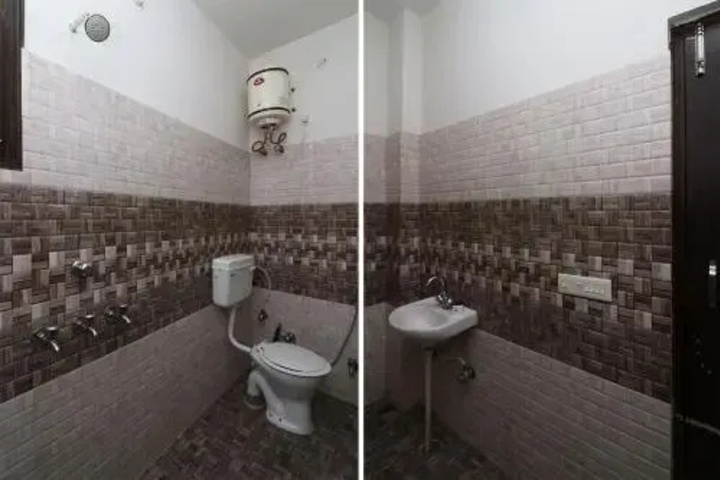 Room 9 of 15