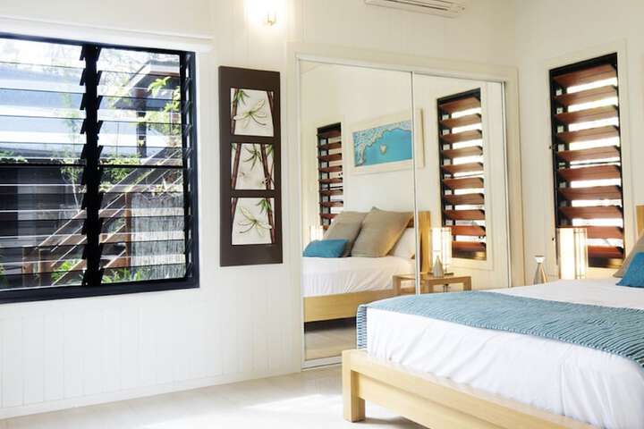 Room 3 of 107