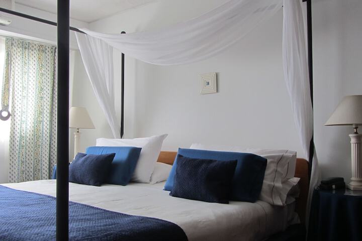 Room 6 of 85