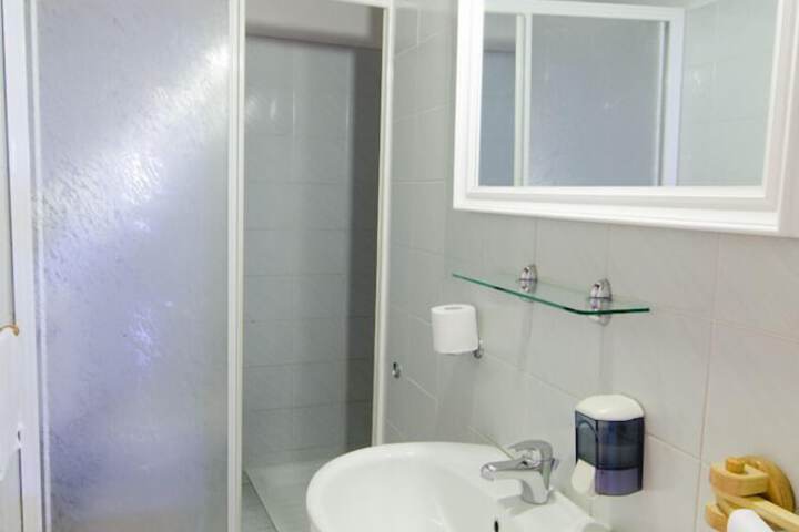 Room 40 of 98