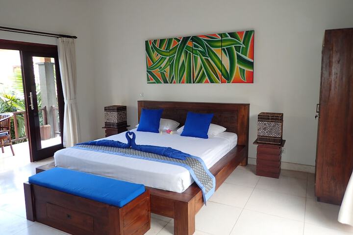 Room 8 of 36
