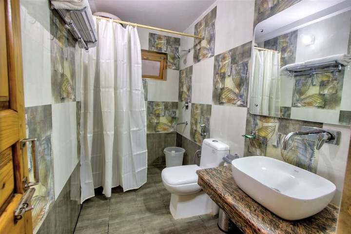 Room 34 of 46