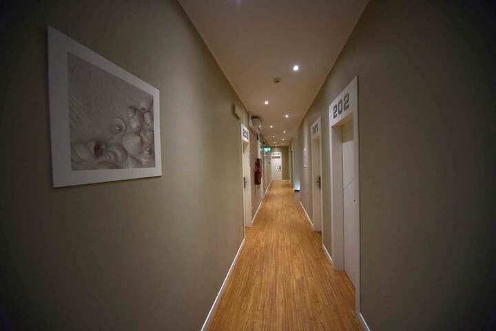 Ballroom/Hall 19 of 21