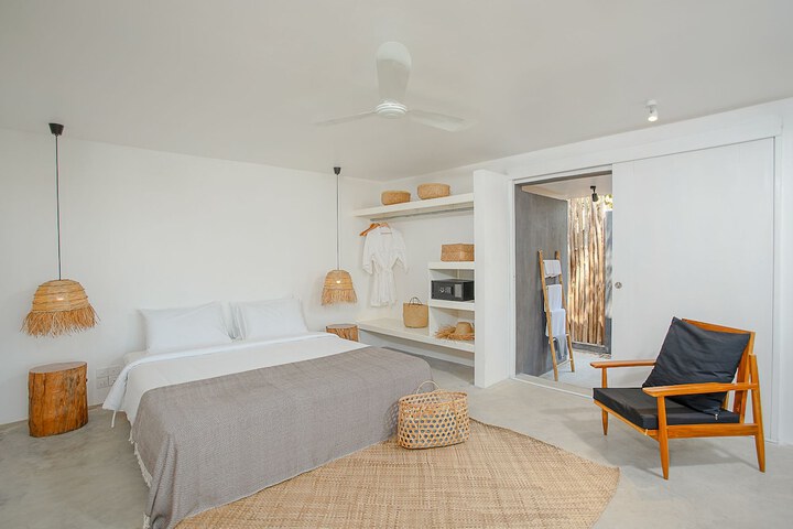 Room 9 of 38