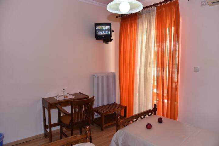 Room 13 of 52