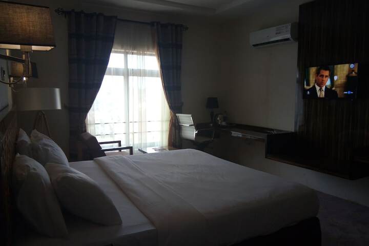 Room 18 of 39