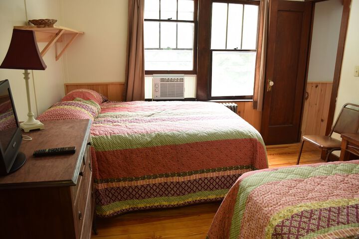 Room 54 of 151