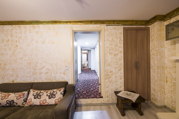 Room 49 of 80