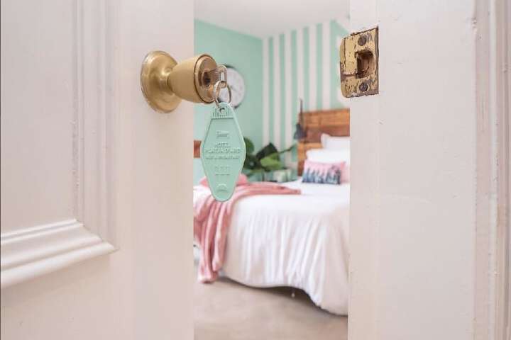 Room 27 of 100