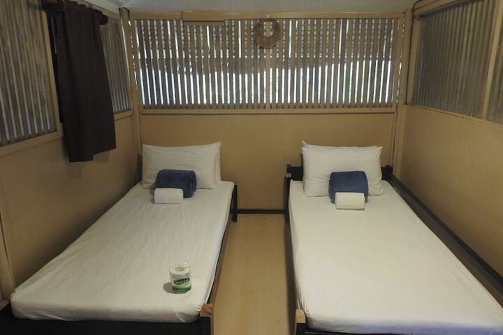 Room 10 of 29