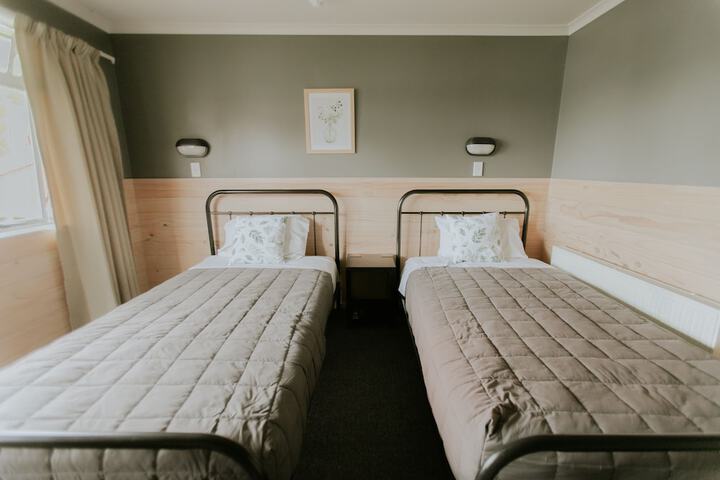 Room 11 of 50