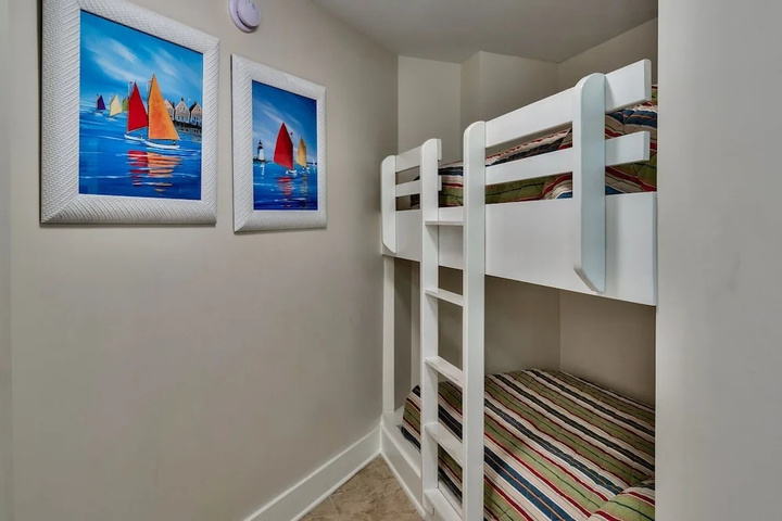 Room 4 of 27