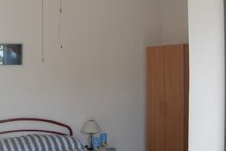 Room 98 of 170