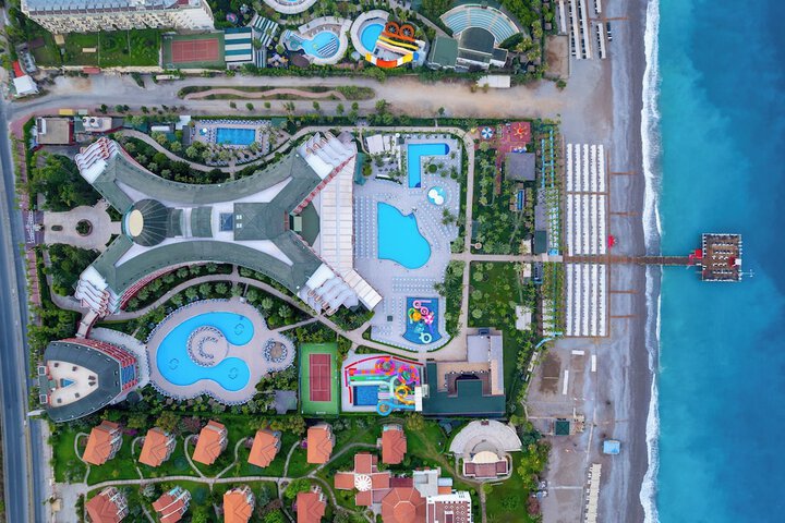Hotel Pool