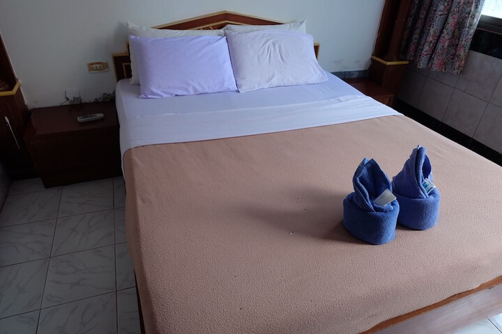 Room 8 of 20