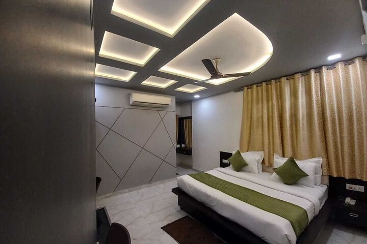 Room 5 of 38