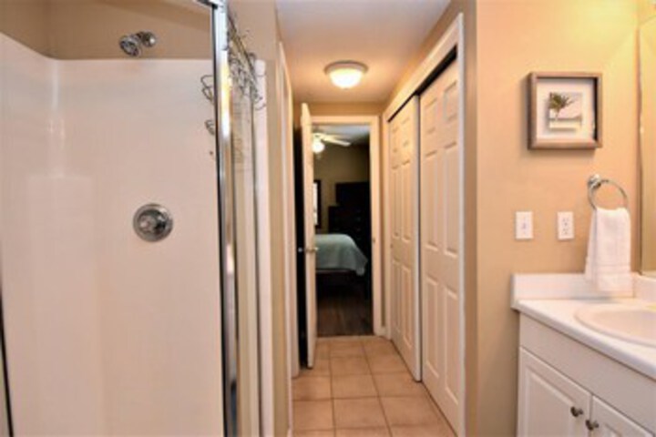Room 38 of 200