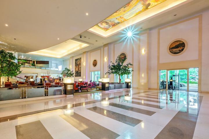 Hotel Lobby