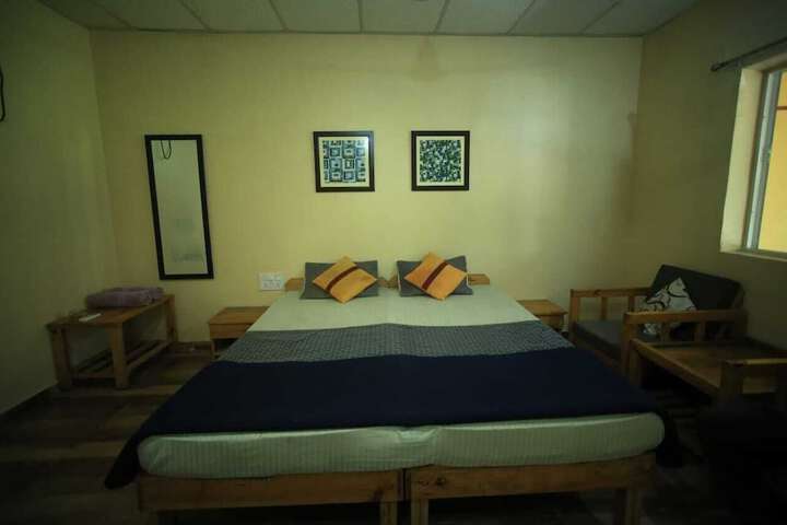 Room 2 of 20