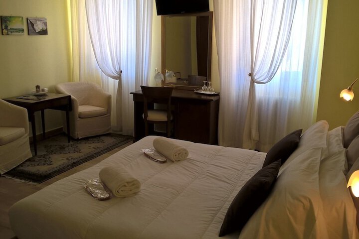 Room 11 of 49