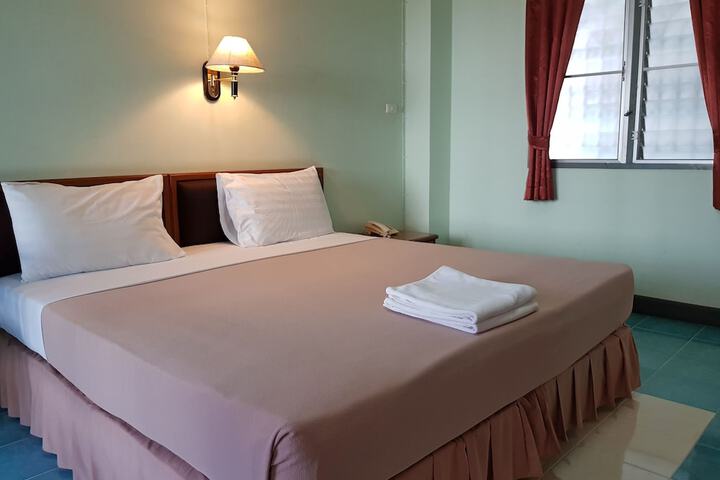 Room 6 of 21