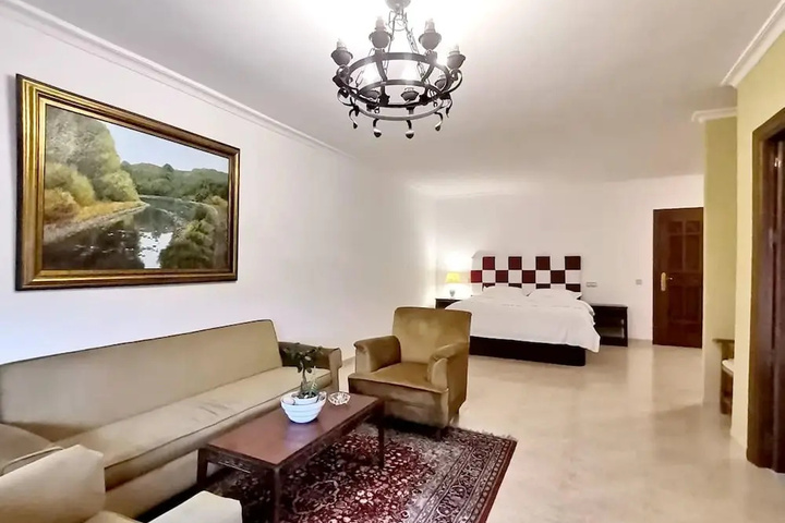 House With 8 Bedrooms in Las Rozas de Madrid With Private Pool, Enclosed Garden and Wifi