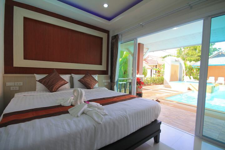 Room 4 of 52