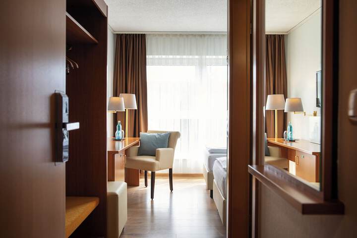 Room 15 of 74