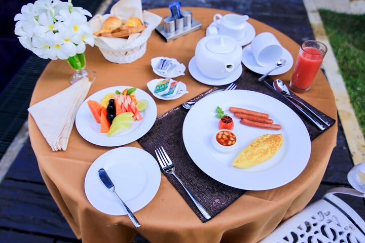 Breakfast/Coffee Service 48 of 72