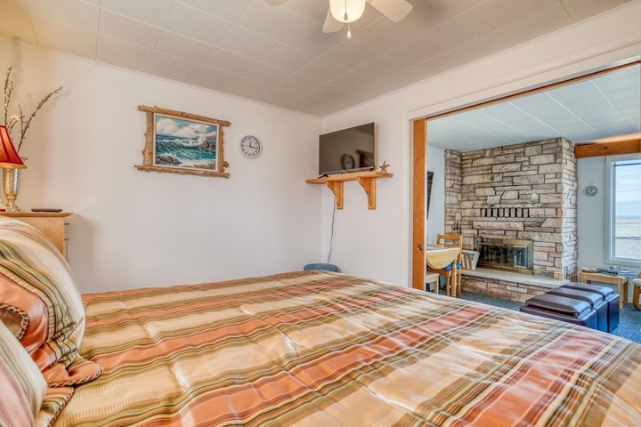Room 2 of 23