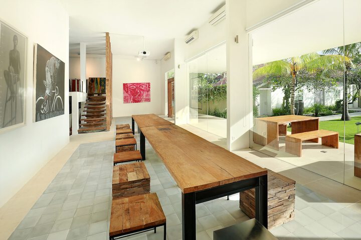 Guest Lobby