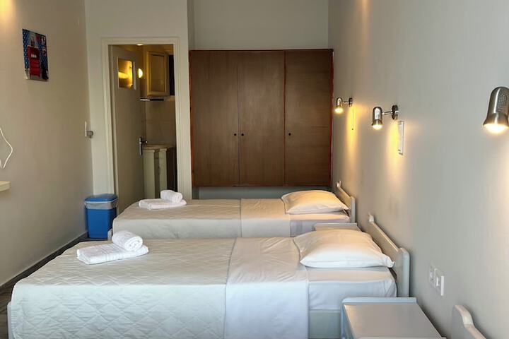 Room 16 of 87