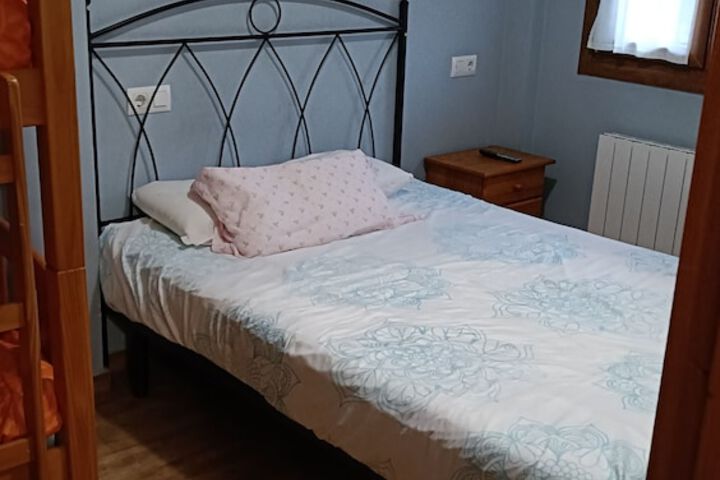 Room 9 of 38