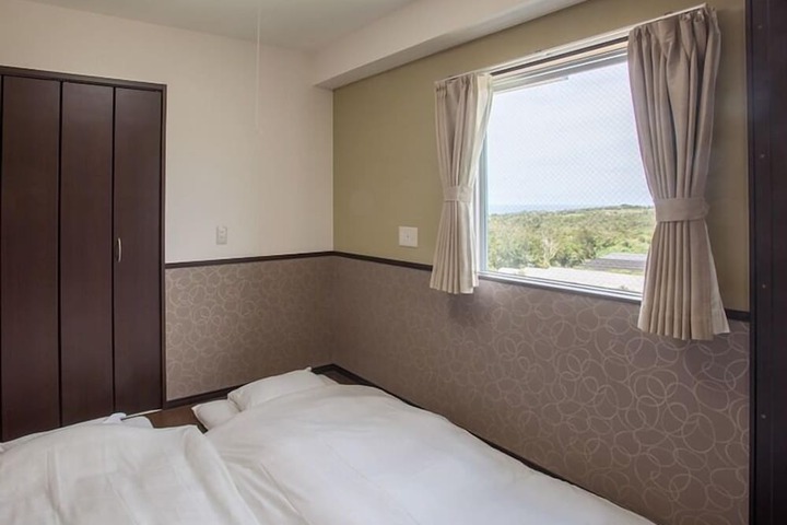 Room 27 of 62