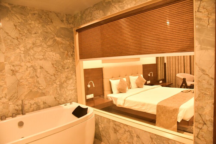 Room 50 of 73