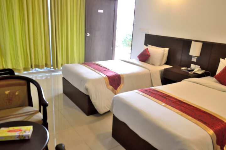 Room 8 of 48