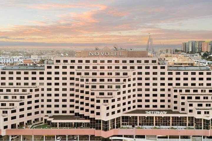 Hotel 220 of 227